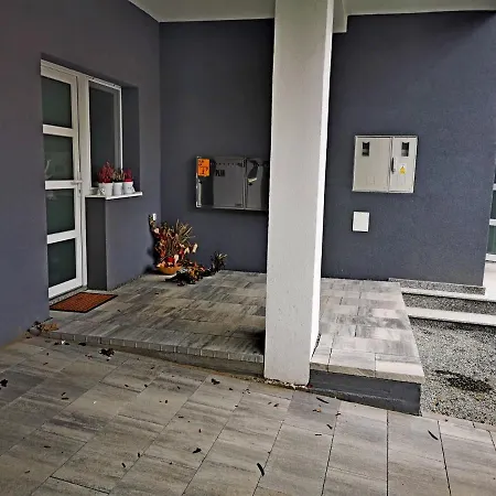 Little Garden - Self Check In Apartment Osijek Exterior photo