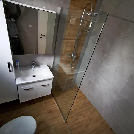 Little Garden - Self Check In Apartment Osijek Exterior photo
